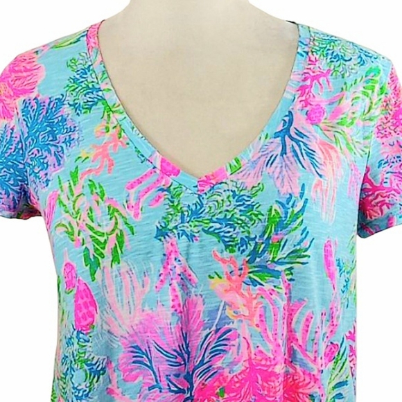 Lilly Pulitzer Etta V-neck Top in Celestial Blue Cay To My Heart - Picture 4 of 11